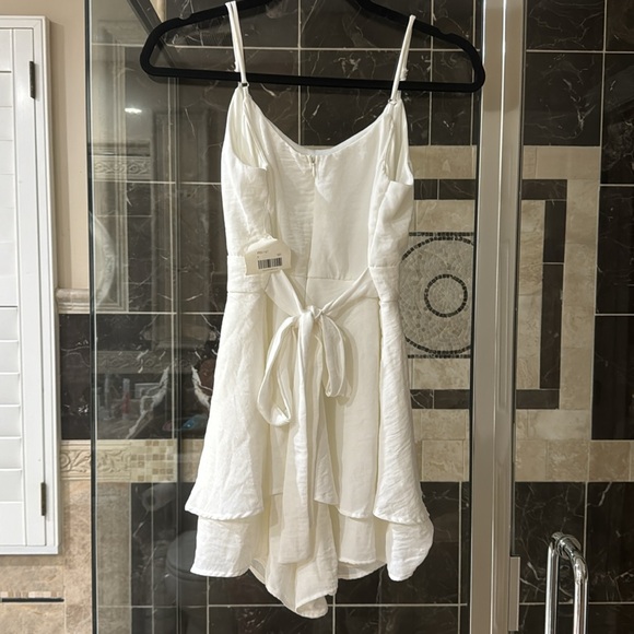 Altar’d State white romper, size M, NWT. - Picture 6 of 6